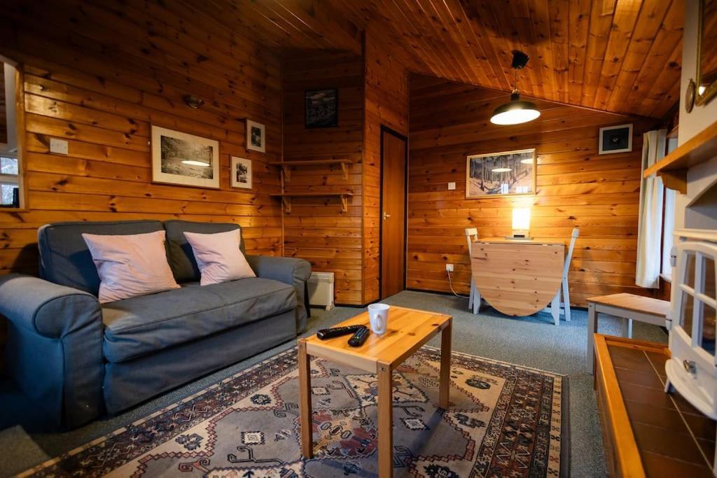 Cozy Norwegian Style Log Cabin In Rural Snowdonia - 2 Bedrooms & Parking By Seren Short Stays Ffestiniog Eksteriør billede