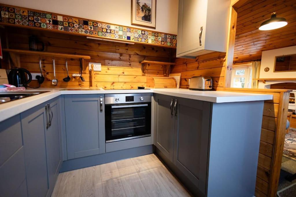Cozy Norwegian Style Log Cabin In Rural Snowdonia - 2 Bedrooms & Parking By Seren Short Stays Ffestiniog Eksteriør billede